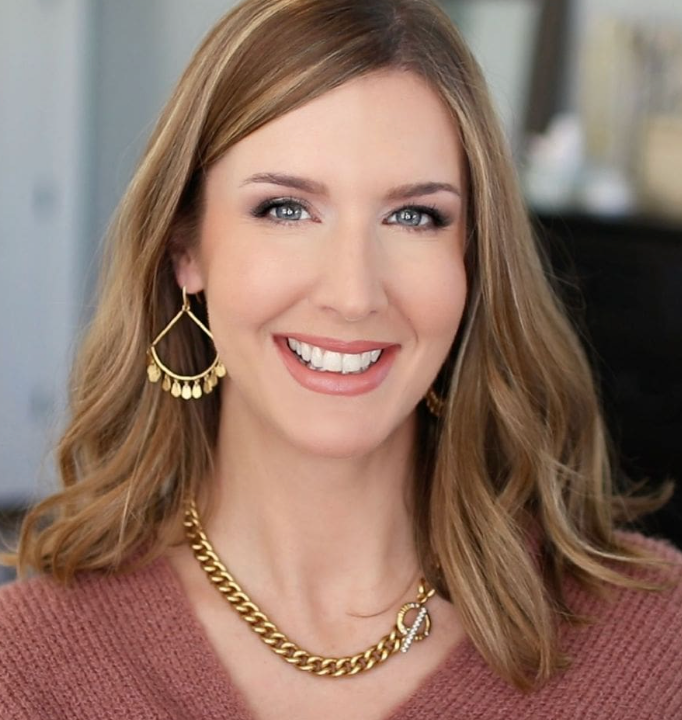<em><strong>Kelsey. R</strong></em><em> / 41</em>
